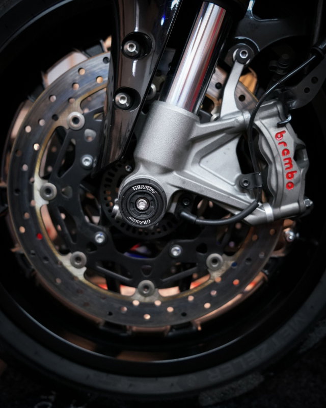 Spindle Protector - Front LHS Yamaha R1 & R1M, 2015-2026, R9 2025-2026 & MT-10 2015-2026 | Rear RHS Ducati Panigale V4 & V4S, Streetfighter V4 & V4S, 2025-2026
