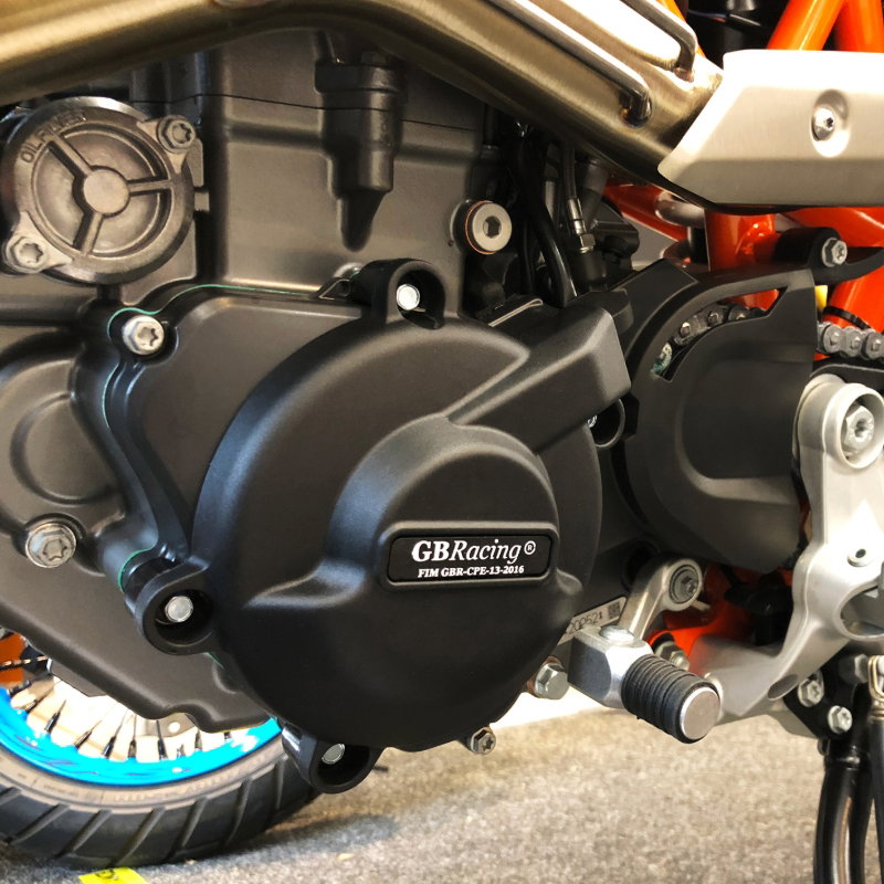 Duke 690 Secondary Engine Cover SET 2011